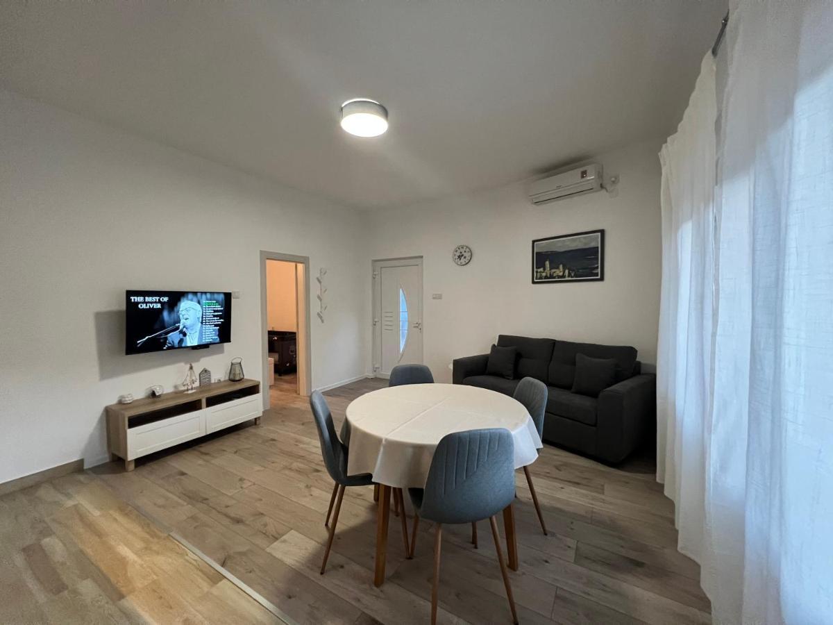Kaala Apartments Supetarska Draga Ngoại thất bức ảnh